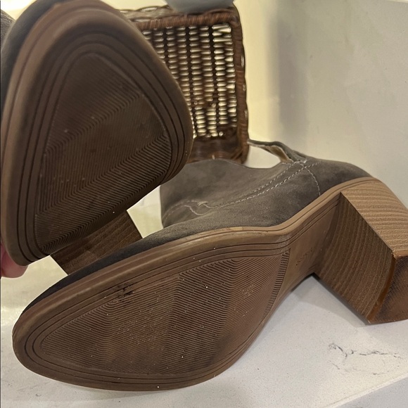 Express brown women’s Ankle Booties size 9 - Picture 10 of 16